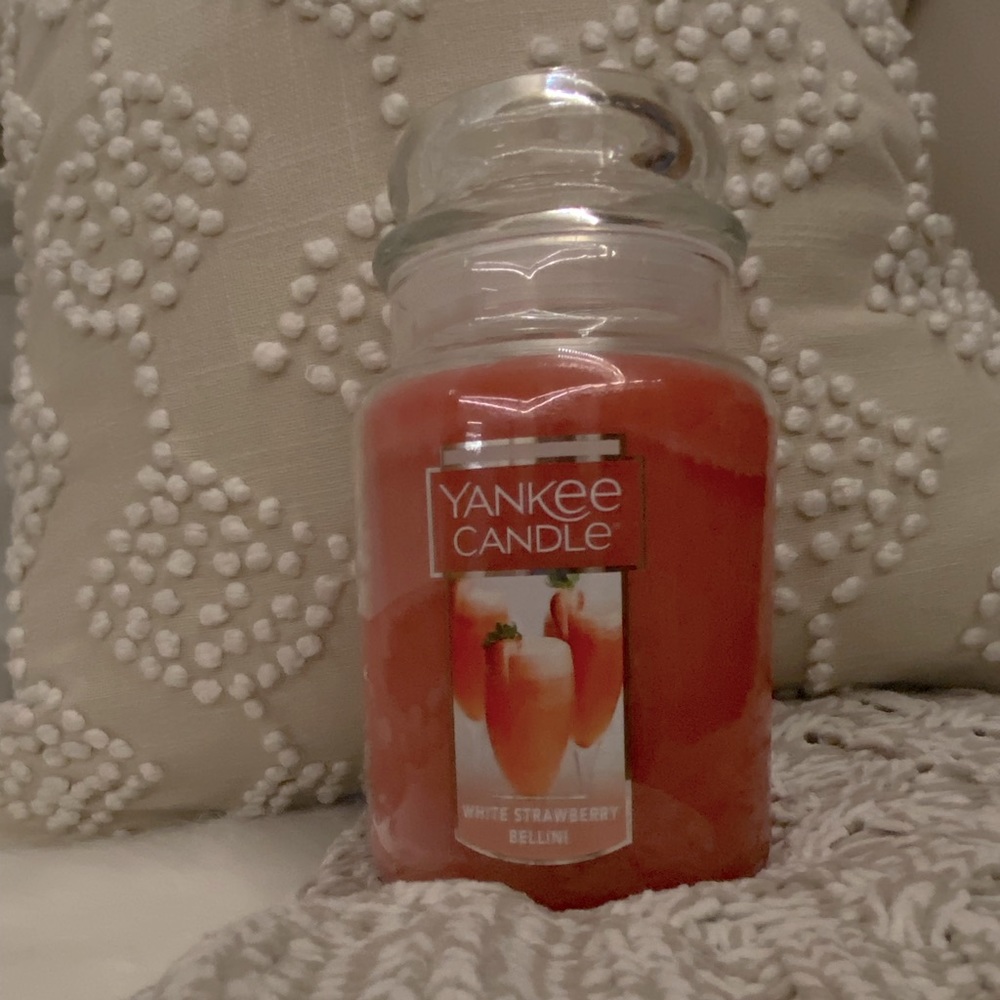White Strawberry Bellini Yankee Candle 22oz